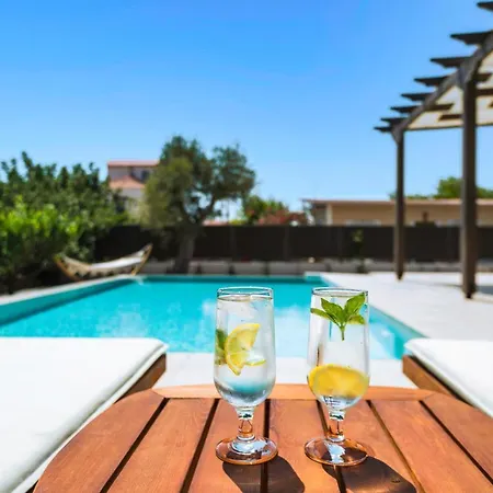 Cypress View Boutique Asgourou