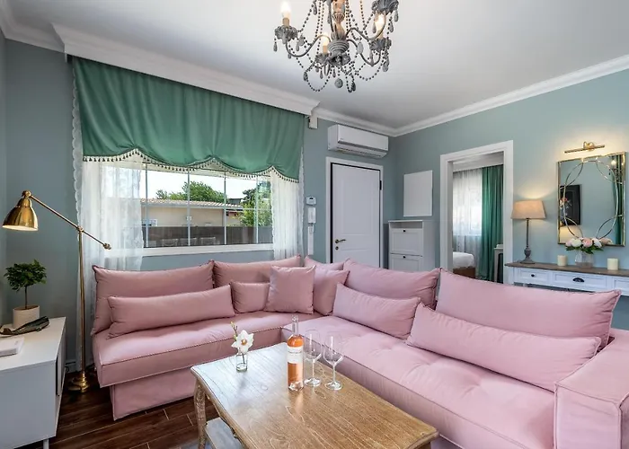 Villa Cypress View Boutique