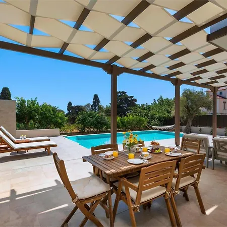 Cypress View Boutique Villa *