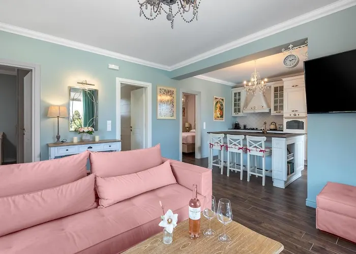 Cypress View Boutique * Asgourou